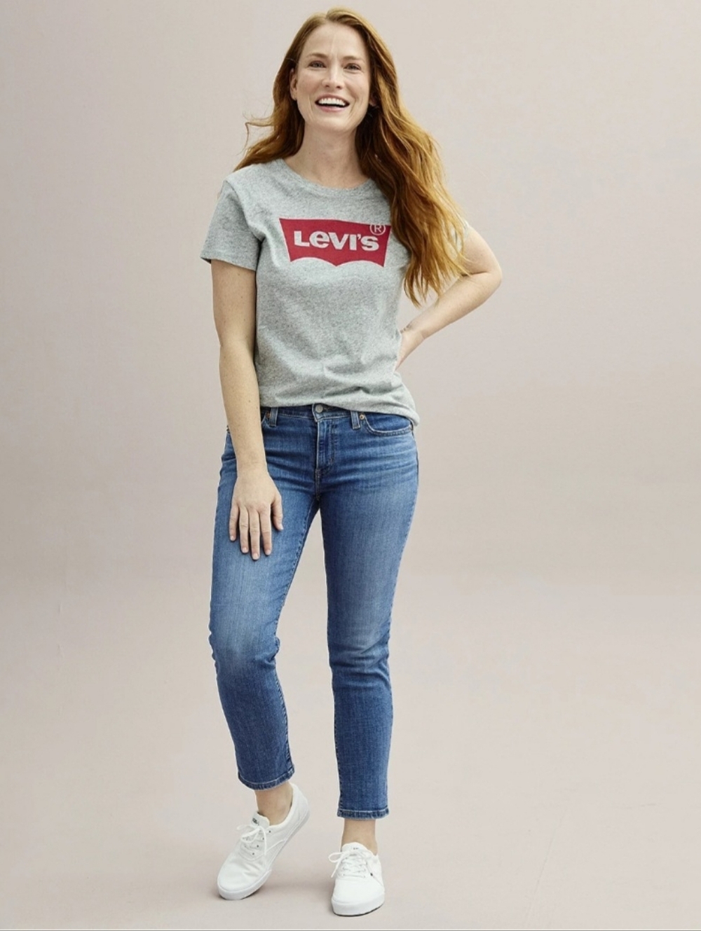 Levis Womens Boyfriend Jeans Medium Distressed Blue Mid Rise Tapered Leg Size 30